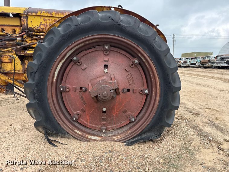 image for item EW4462 Minneapolis Moline UTU tractor