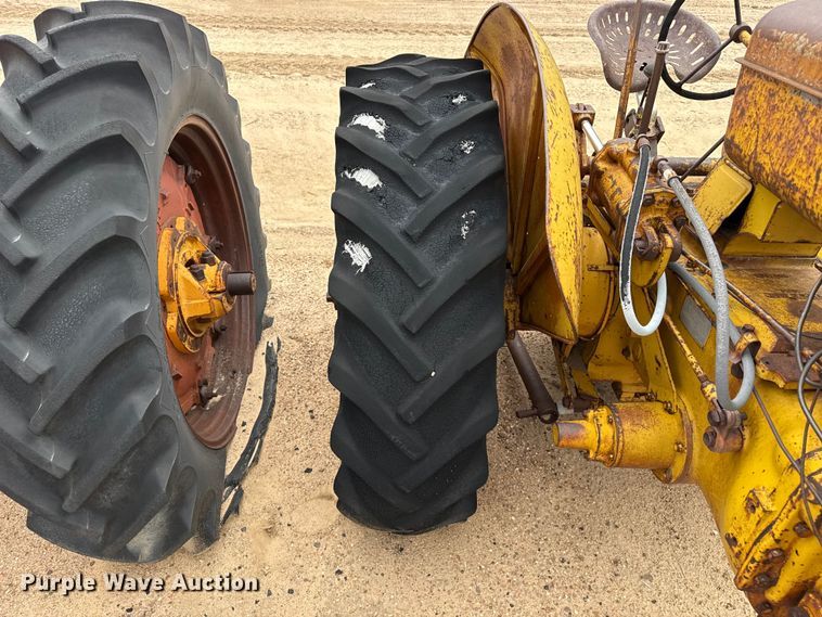 image for item EW4462 Minneapolis Moline UTU tractor