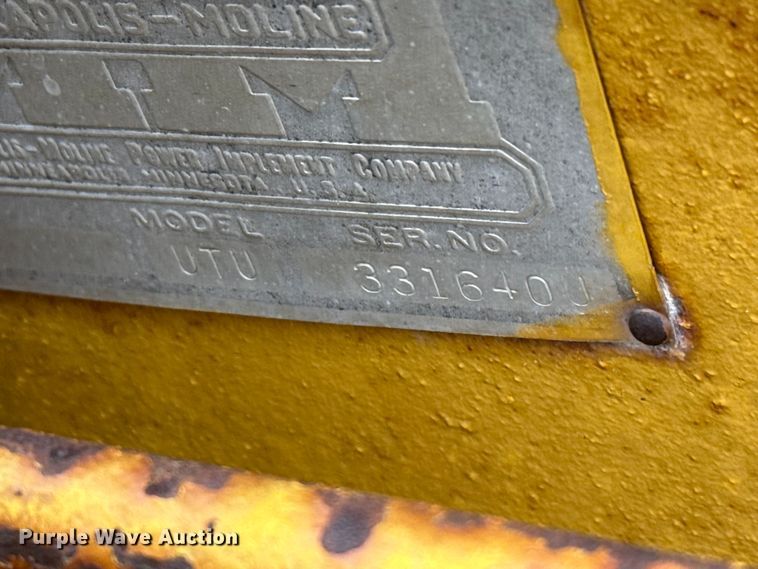 image for item EW4462 Minneapolis Moline UTU tractor