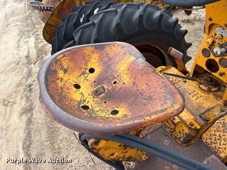 image for item EW4463 Minneapolis Moline UB tractor
