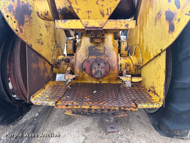image for item EW4469 Minneapolis Moline UTS tractor