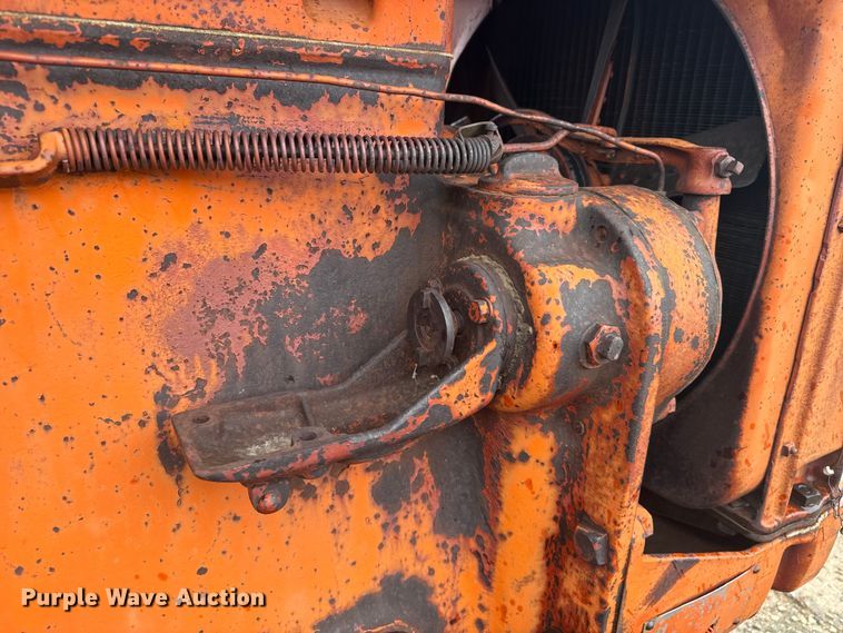 image for item EW4470 Case L tractor