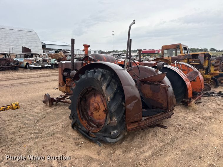 image for item EW4471 1944 Case LA tractor