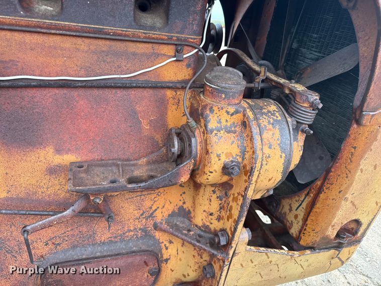 image for item EW4471 1944 Case LA tractor