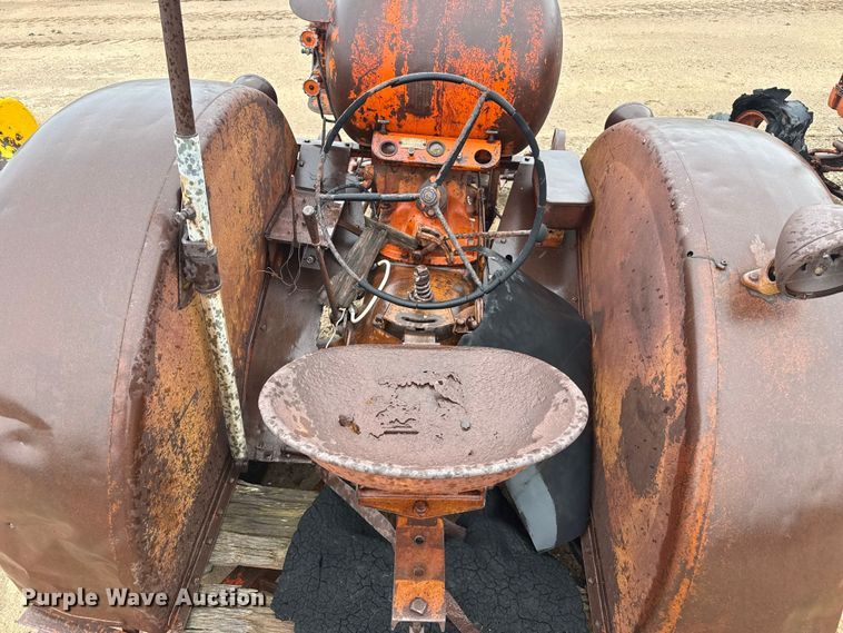 image for item EW4471 1944 Case LA tractor