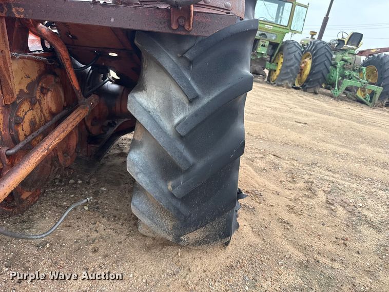 image for item EW4471 1944 Case LA tractor