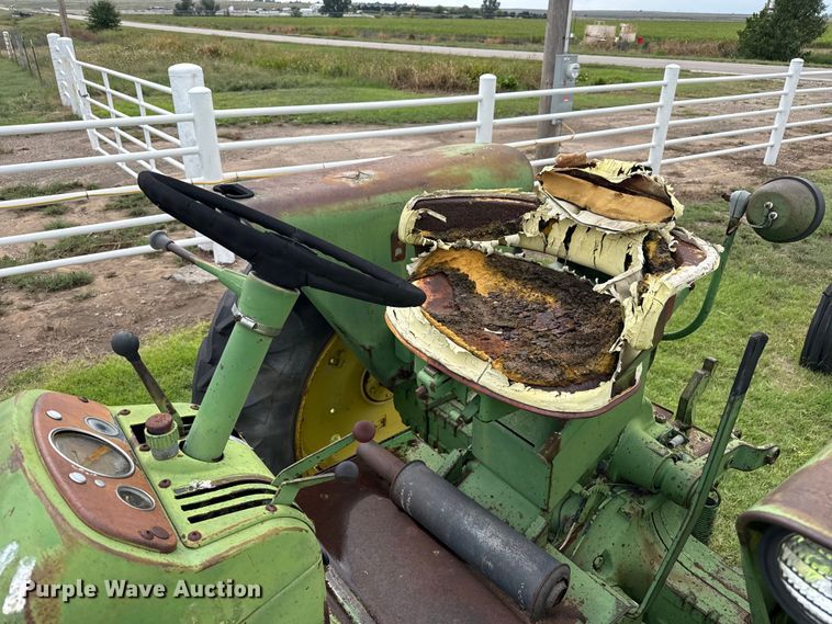 image for item EW4488 John Deere 2010 tractor