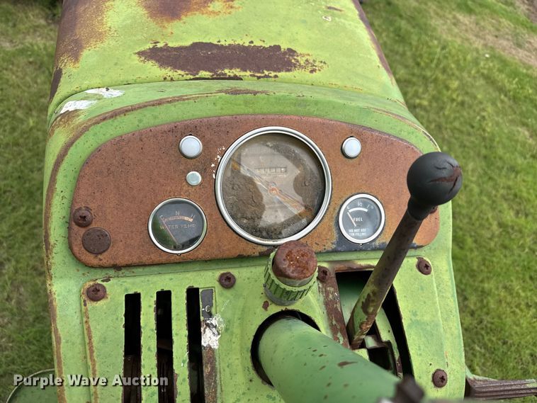 image for item EW4488 John Deere 2010 tractor