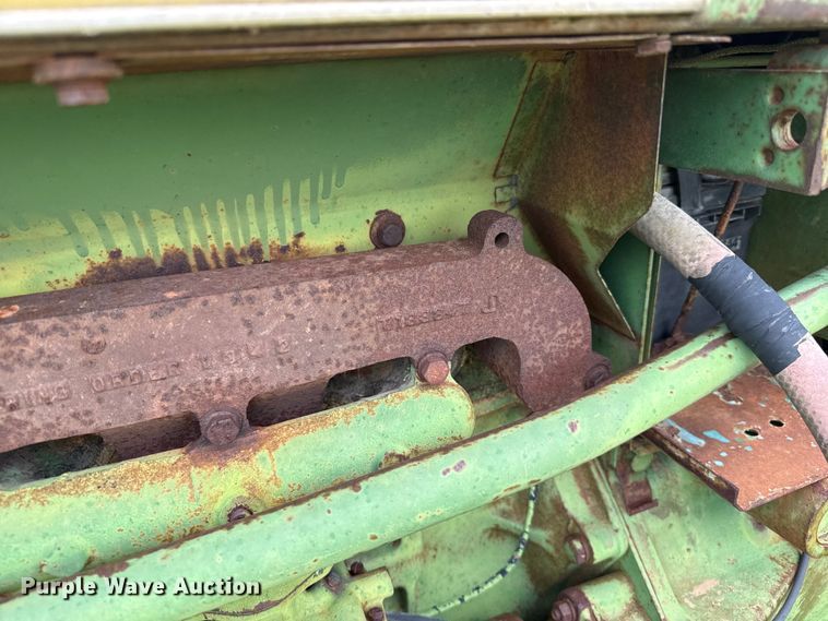 image for item EW4488 John Deere 2010 tractor