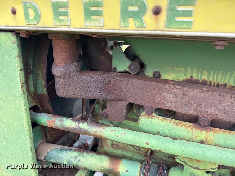 image for item EW4488 John Deere 2010 tractor