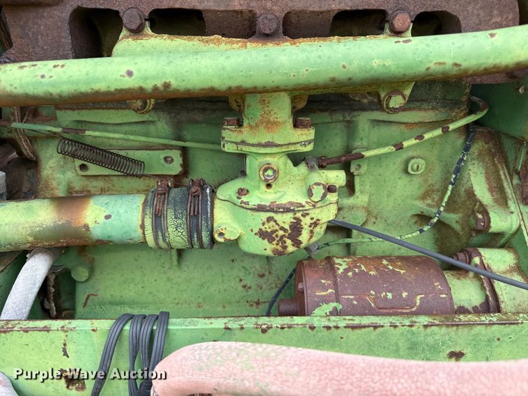 image for item EW4488 John Deere 2010 tractor