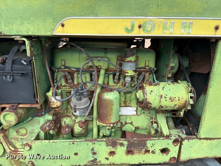 image for item EW4488 John Deere 2010 tractor