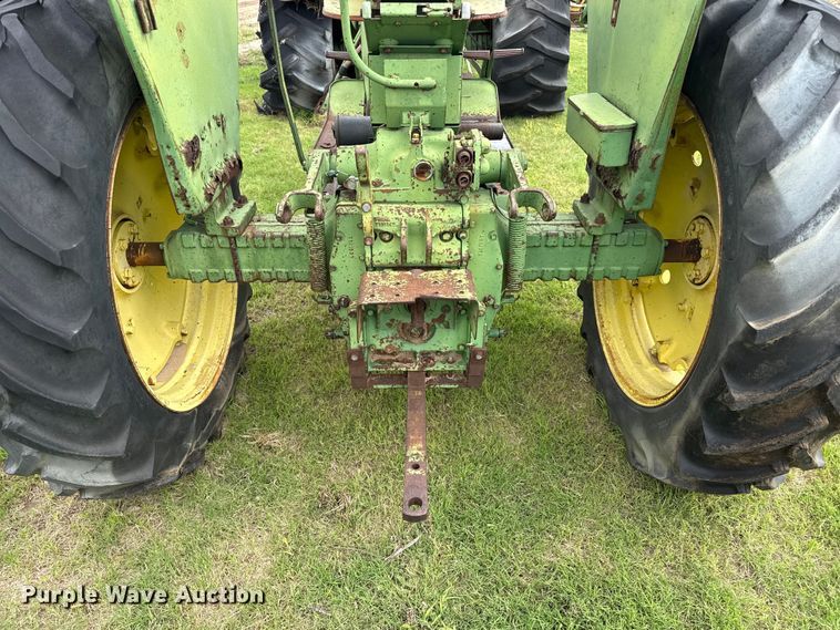 image for item EW4488 John Deere 2010 tractor