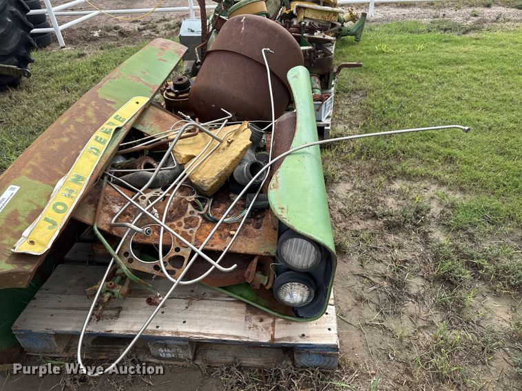 image for item EW4490 John Deere tractor parts