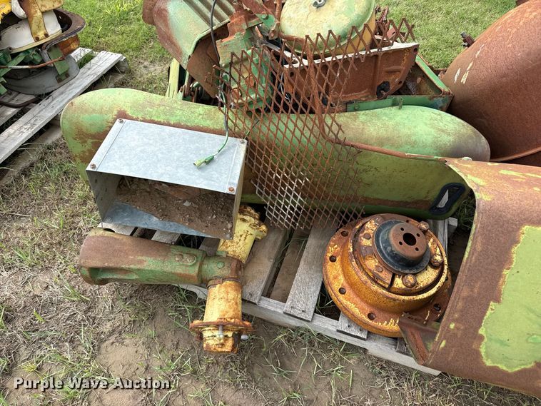 image for item EW4490 John Deere tractor parts