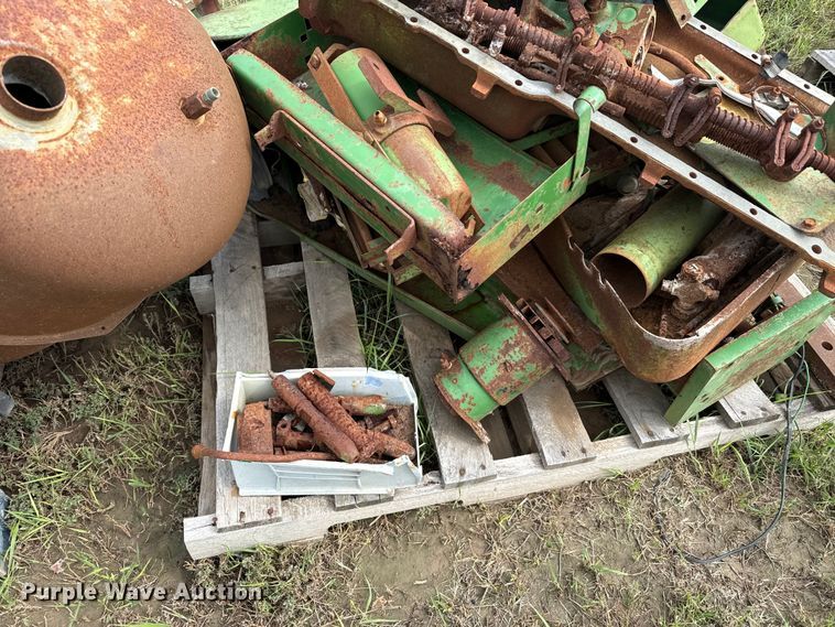 image for item EW4490 John Deere tractor parts