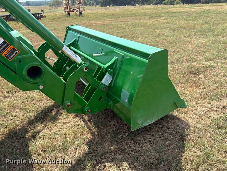 image for item EX0527 2021 John Deere 5065E MFWD tractor