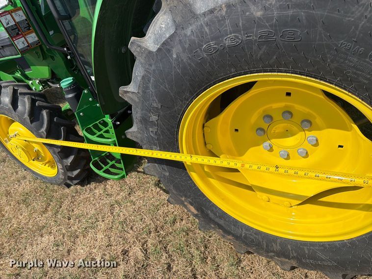 image for item EX0527 2021 John Deere 5065E MFWD tractor