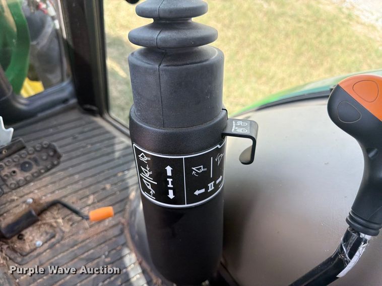image for item EX0527 2021 John Deere 5065E MFWD tractor
