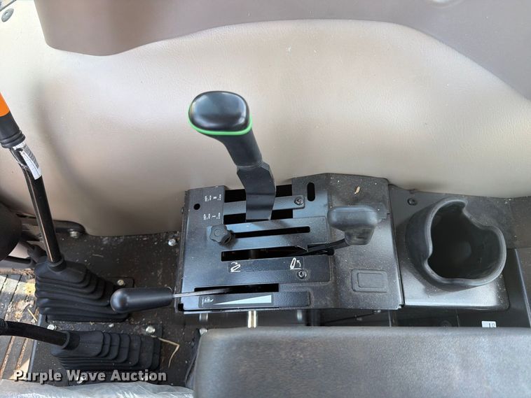 image for item EX0527 2021 John Deere 5065E MFWD tractor