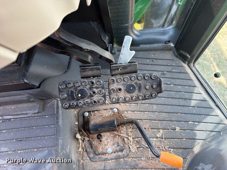 image for item EX0527 2021 John Deere 5065E MFWD tractor