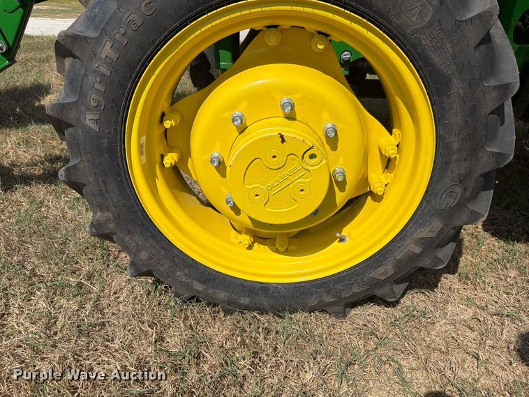image for item EX0527 2021 John Deere 5065E MFWD tractor