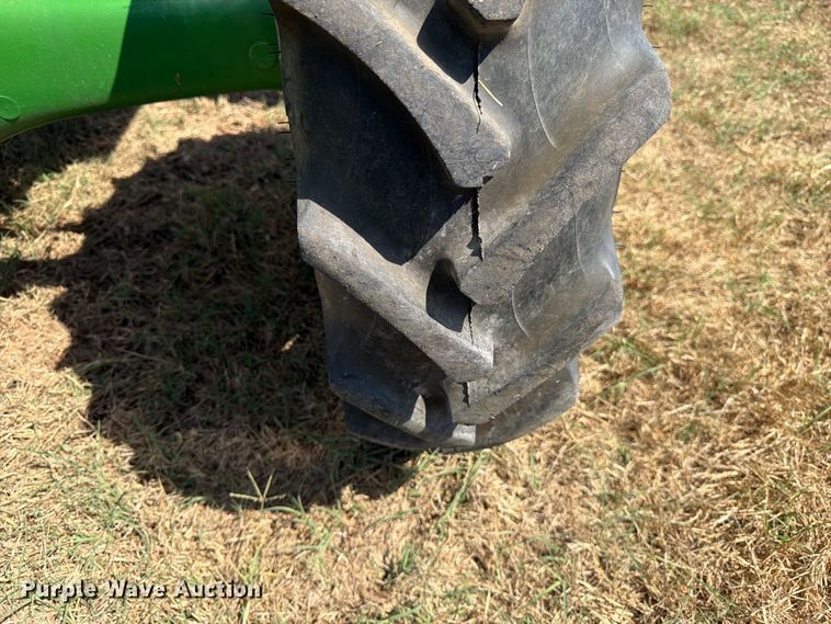 image for item EX0527 2021 John Deere 5065E MFWD tractor