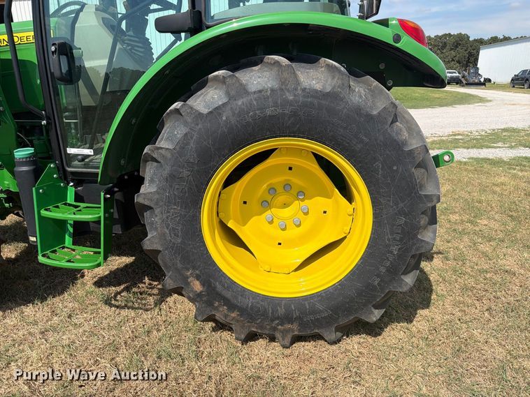 image for item EX0527 2021 John Deere 5065E MFWD tractor