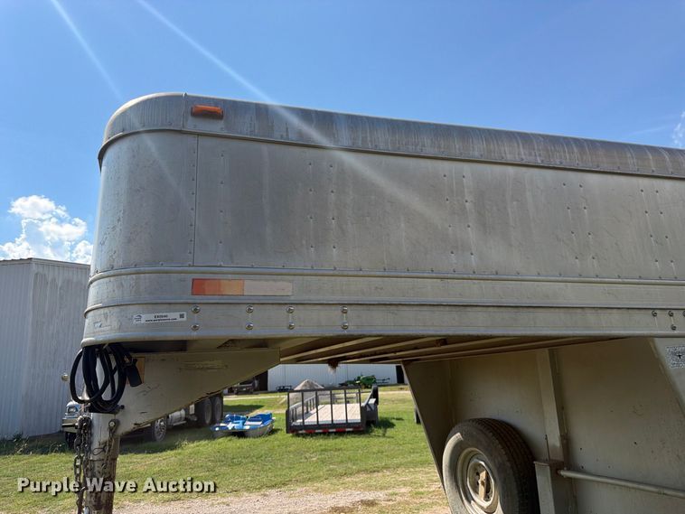 image for item EX0540 2006 Elite trailers livestock trailer