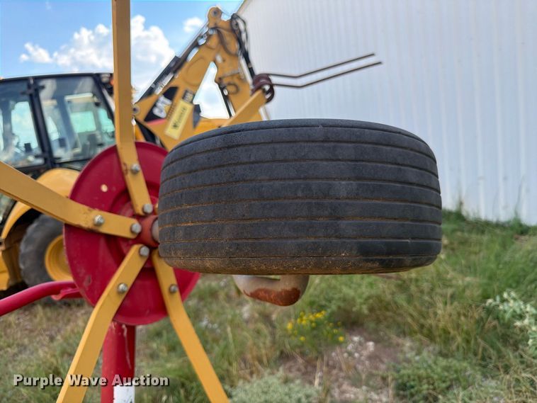 image for item EX0546 hay tedder