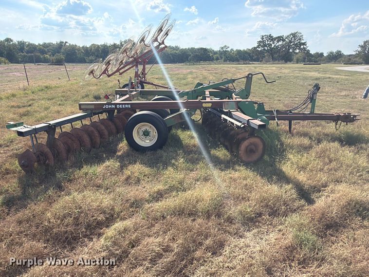 image for item EX0552 John Deere 637 tandem disk