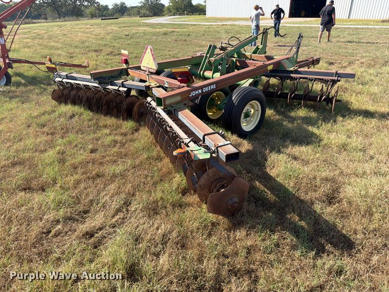 image for item EX0552 John Deere 637 tandem disk