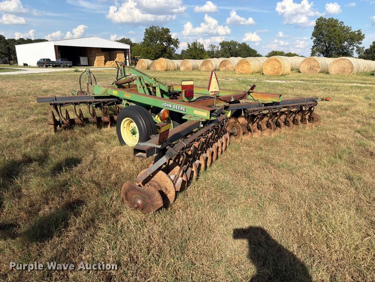 image for item EX0552 John Deere 637 tandem disk