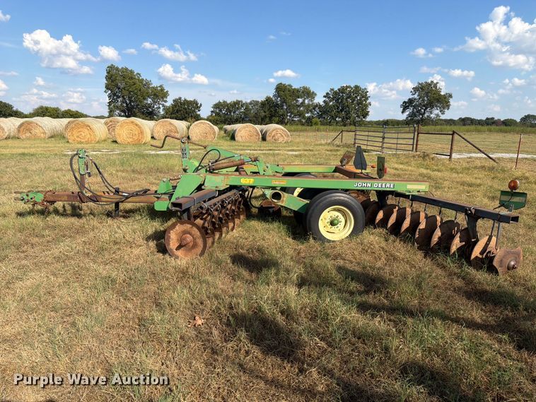 image for item EX0552 John Deere 637 tandem disk