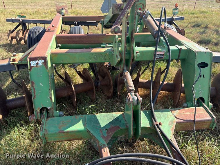 image for item EX0552 John Deere 637 tandem disk
