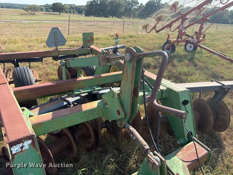 image for item EX0552 John Deere 637 tandem disk