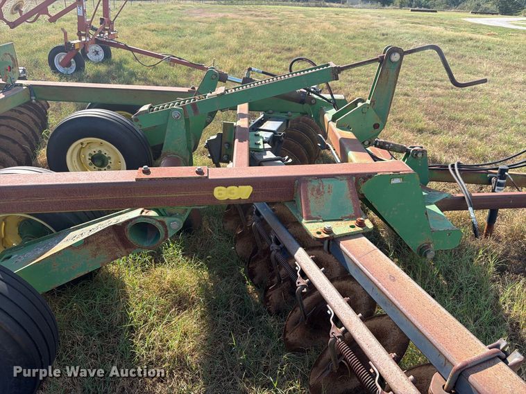 image for item EX0552 John Deere 637 tandem disk