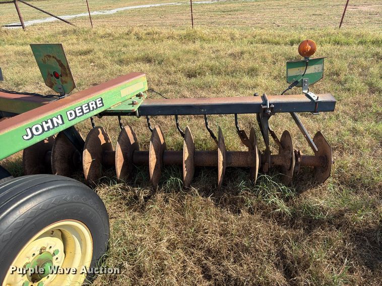 image for item EX0552 John Deere 637 tandem disk