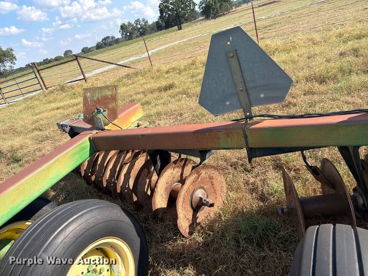 image for item EX0552 John Deere 637 tandem disk