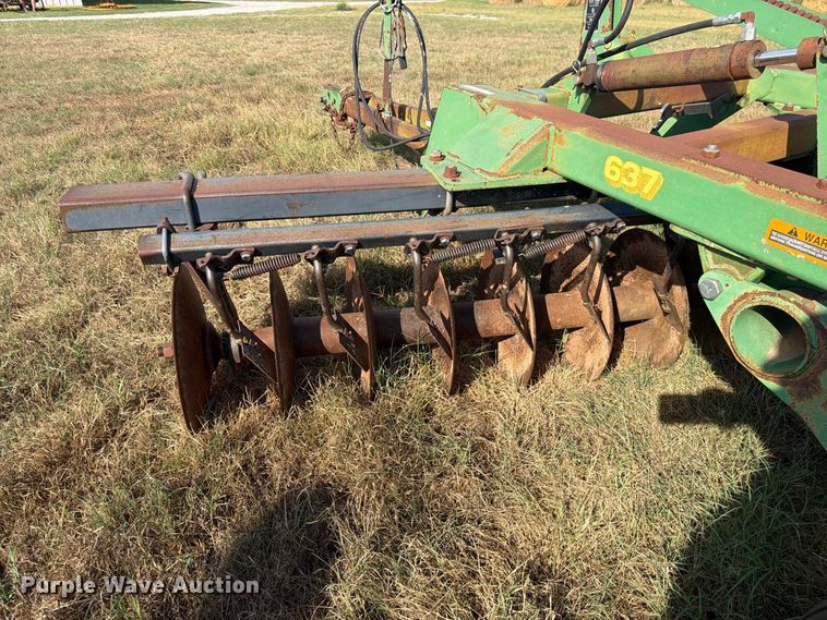 image for item EX0552 John Deere 637 tandem disk