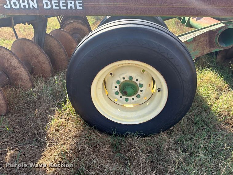 image for item EX0552 John Deere 637 tandem disk