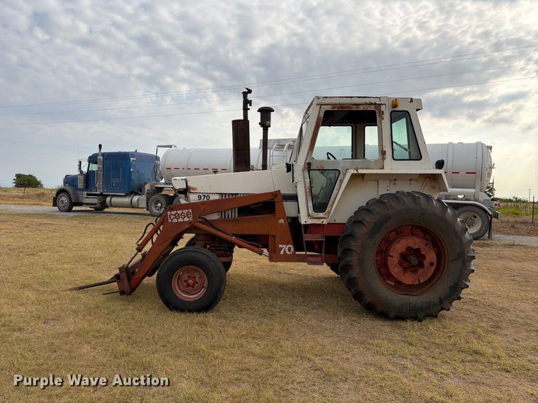 image for item EX0560 1976 Case 970 tractor