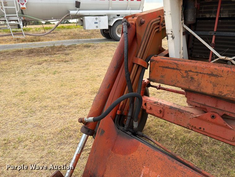 image for item EX0560 1976 Case 970 tractor