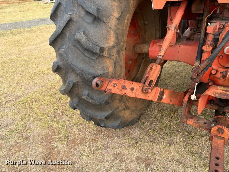 image for item EX0560 1976 Case 970 tractor
