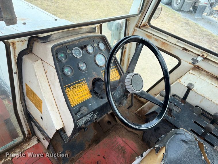 image for item EX0560 1976 Case 970 tractor