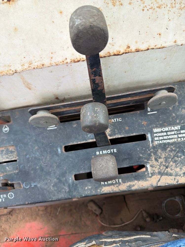 image for item EX0560 1976 Case 970 tractor