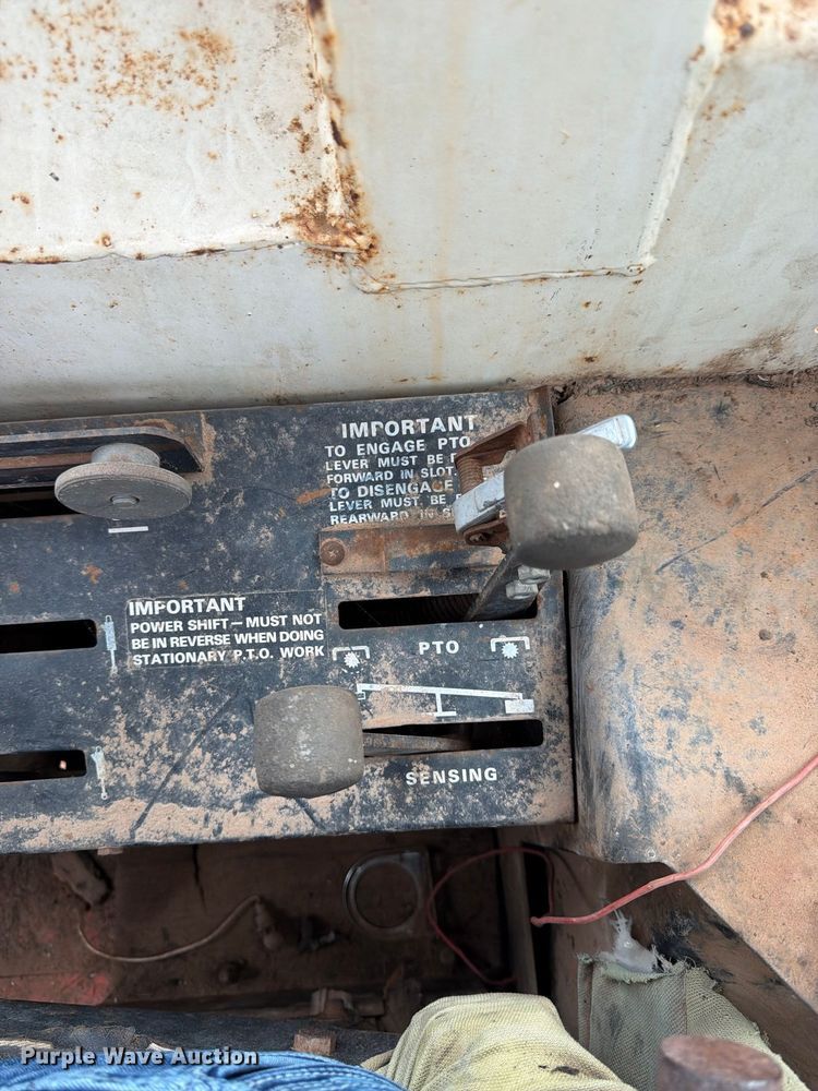 image for item EX0560 1976 Case 970 tractor