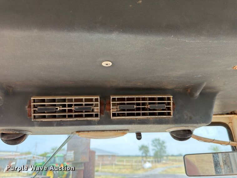 image for item EX0560 1976 Case 970 tractor
