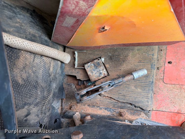 image for item EX0560 1976 Case 970 tractor