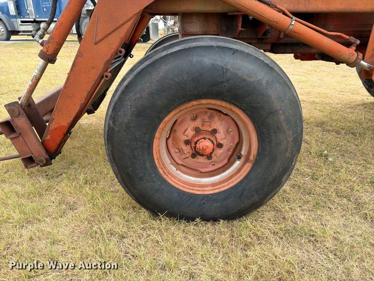 image for item EX0560 1976 Case 970 tractor